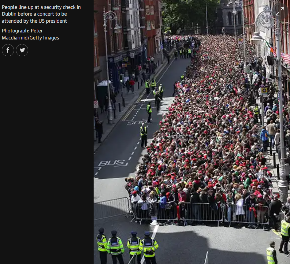 Verificación de Datos Fotografía NO Muestra a Multitud Esperando por